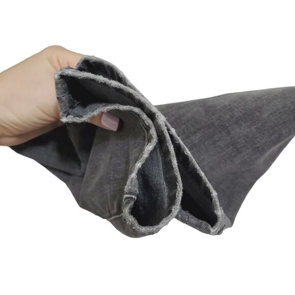 BlankNYC | Distressed Gray Skinny Jeans - Picture 8 of 12